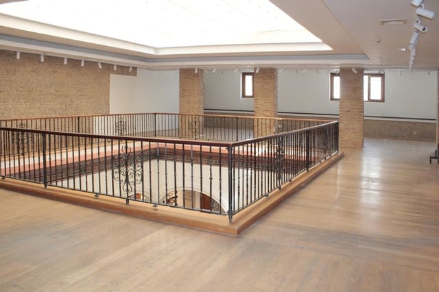 Commercial for rent in Seville city - € 3,250 (Ref: 10021009)