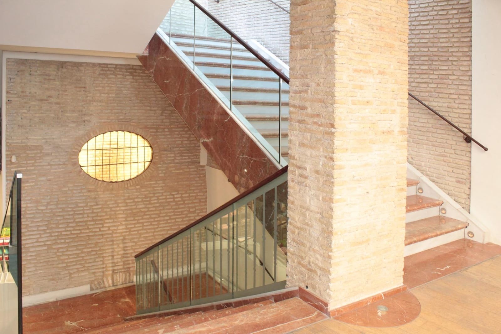 Commercial for rent in Seville city - € 3,250 (Ref: 10021009)