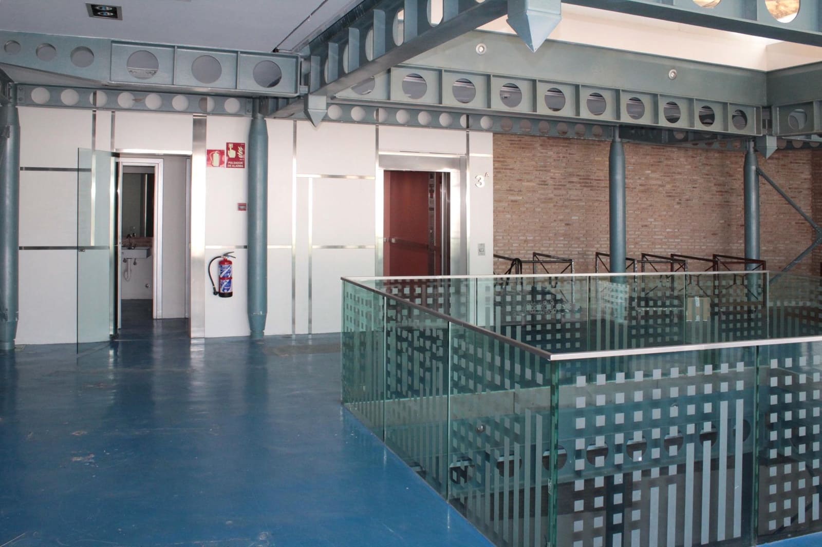 Commercial for rent in Seville city - € 3,250 (Ref: 10021009)