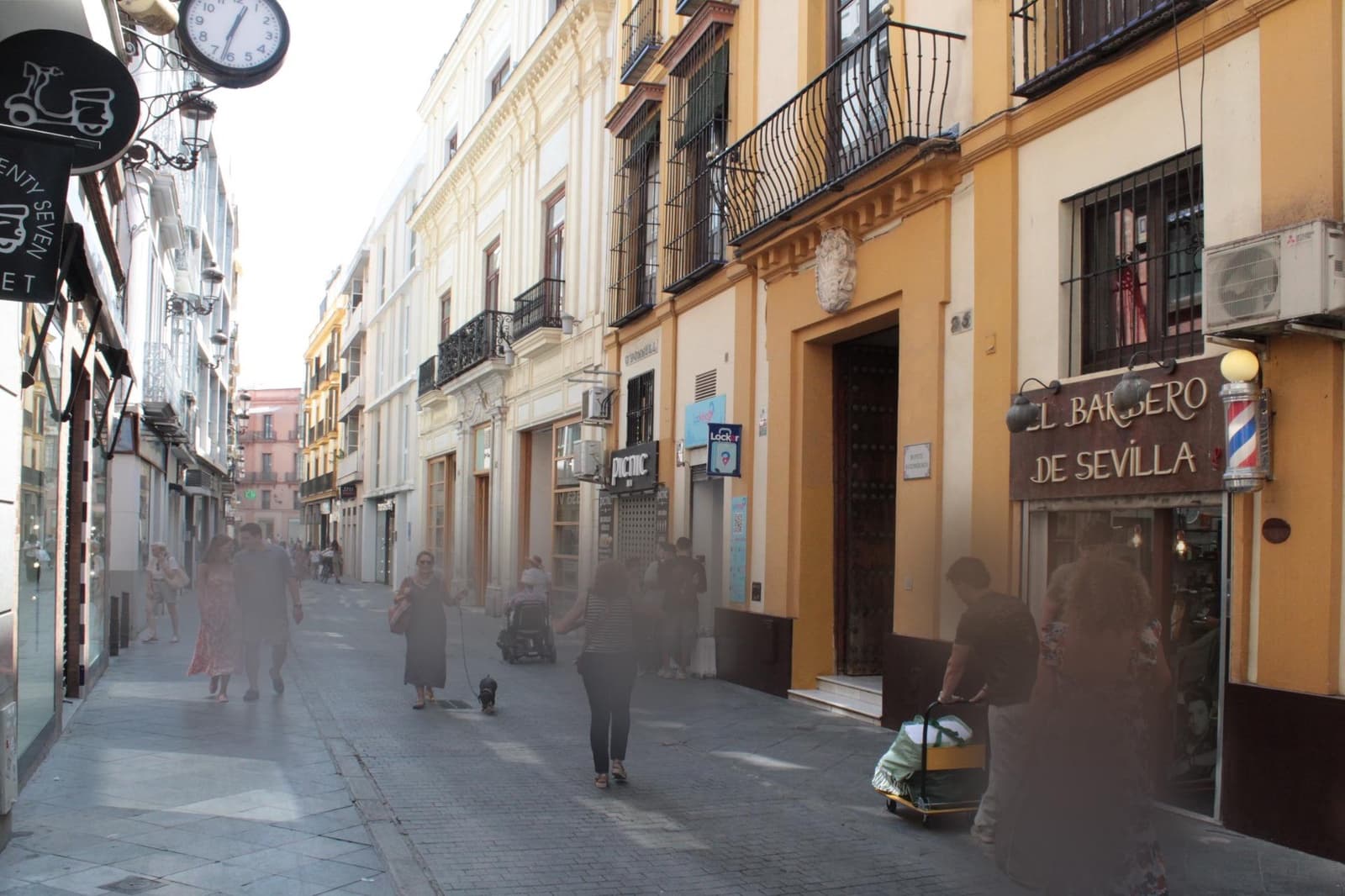 Commercial for rent in Seville city - € 3,250 (Ref: 10021009)