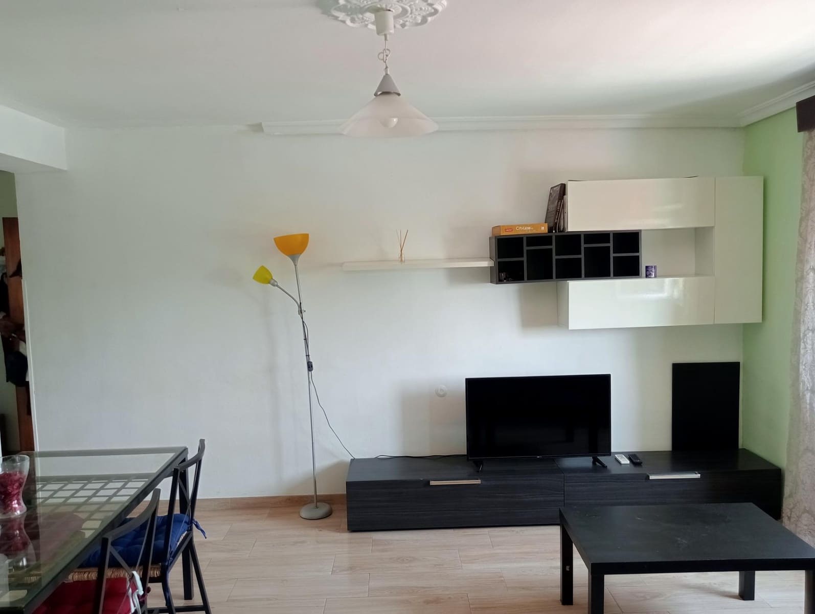 3 Zimmer Wohnung zu vermieten in Sevilla Stadt - 960 € (Ref: 10021010)
