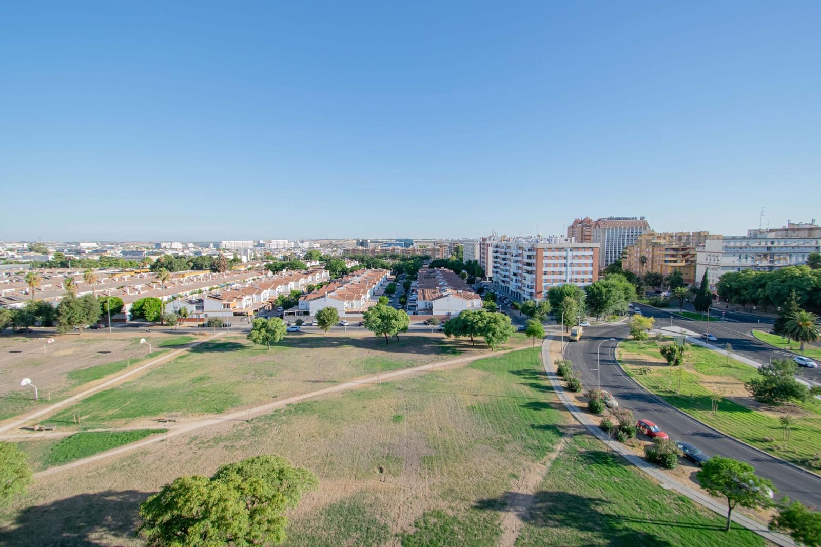 3 sypialnia Mieszkanie na sprzedaż w Miasto Sewilla z garażem - 285 000 € (Ref: 10021011)