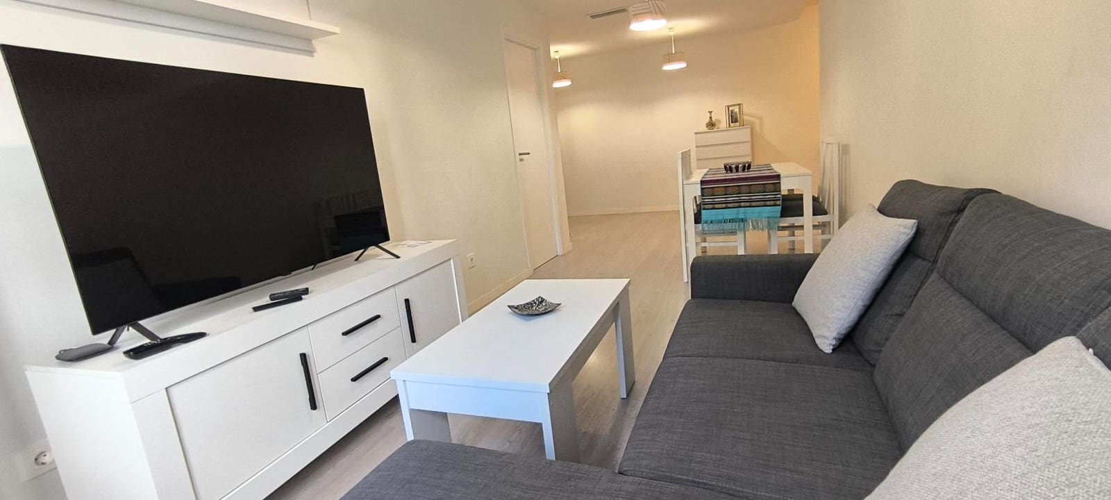 1 soveværelse Lejlighed til leje i Sevilla by med swimmingpool - € 900 (Ref: 10022553)