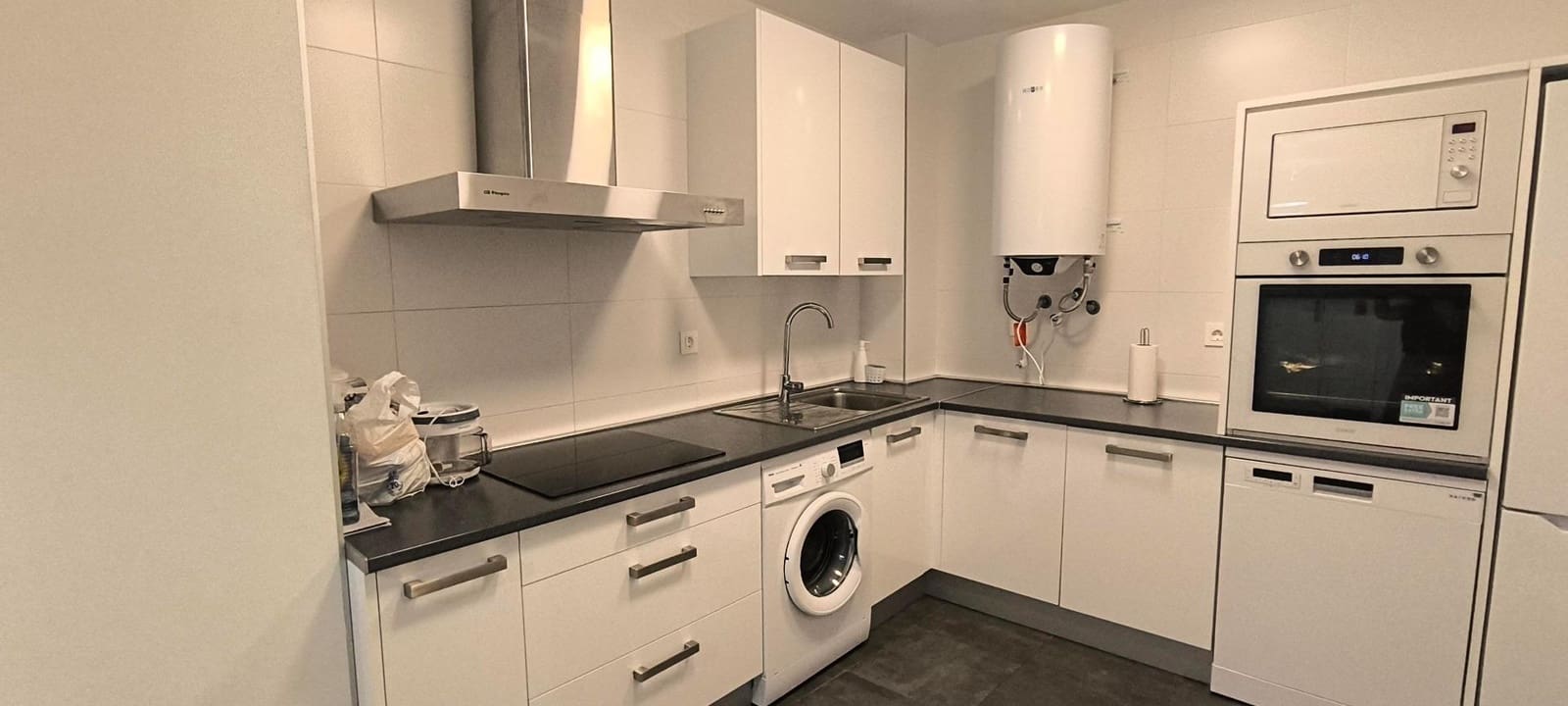 1 soveværelse Lejlighed til leje i Sevilla by med swimmingpool - € 900 (Ref: 10022553)
