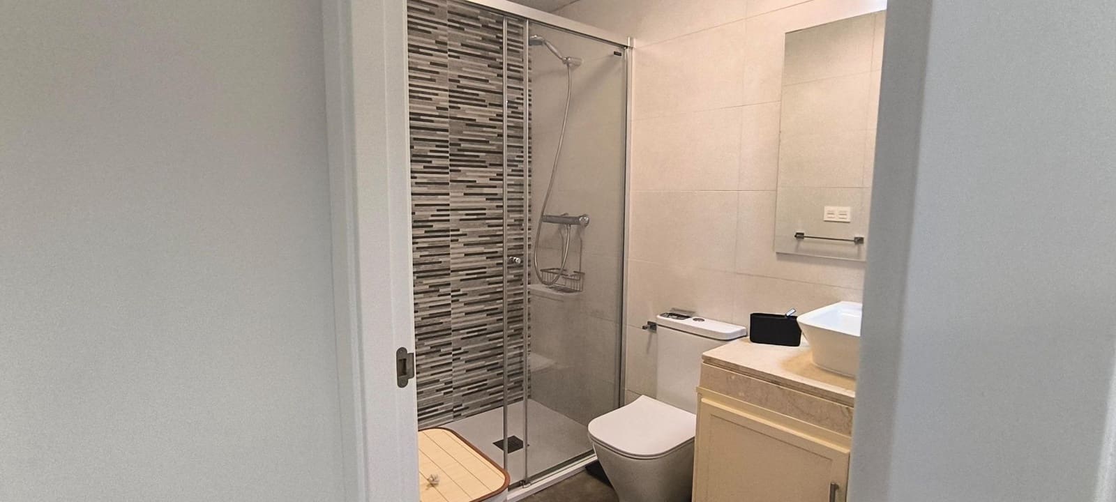1 soveværelse Lejlighed til leje i Sevilla by med swimmingpool - € 900 (Ref: 10022553)