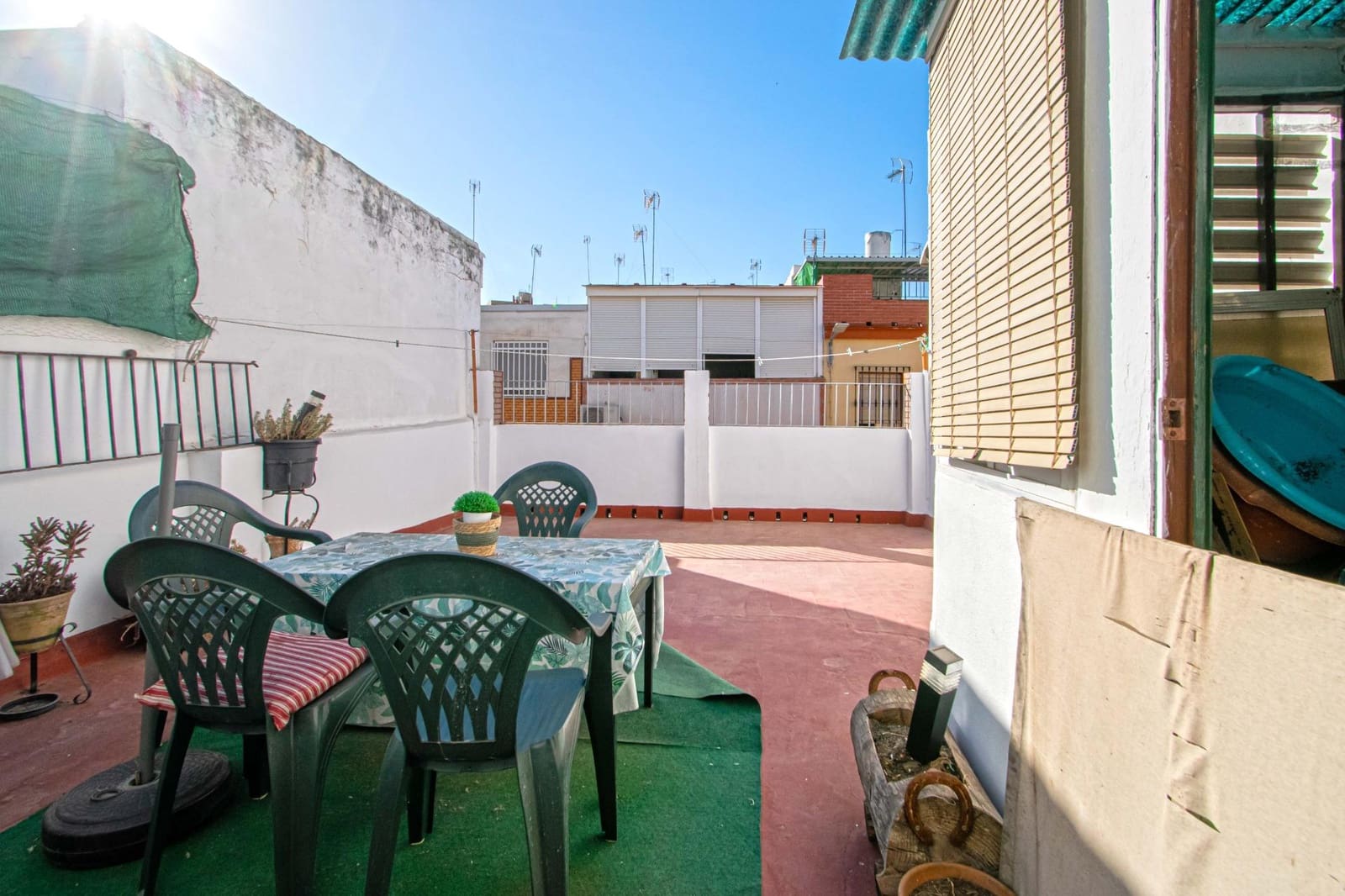4 quarto Moradia em Banda para venda em Sevilha cidade - 180 000 € (Ref: 10024238)