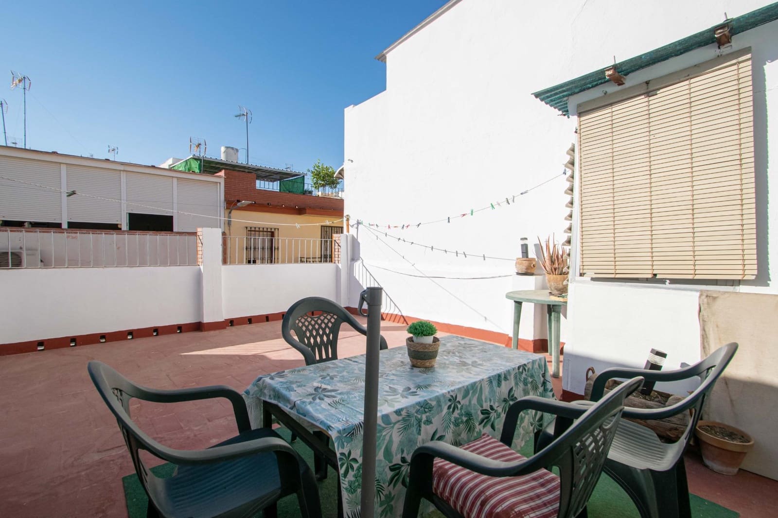 4 quarto Moradia em Banda para venda em Sevilha cidade - 180 000 € (Ref: 10024238)