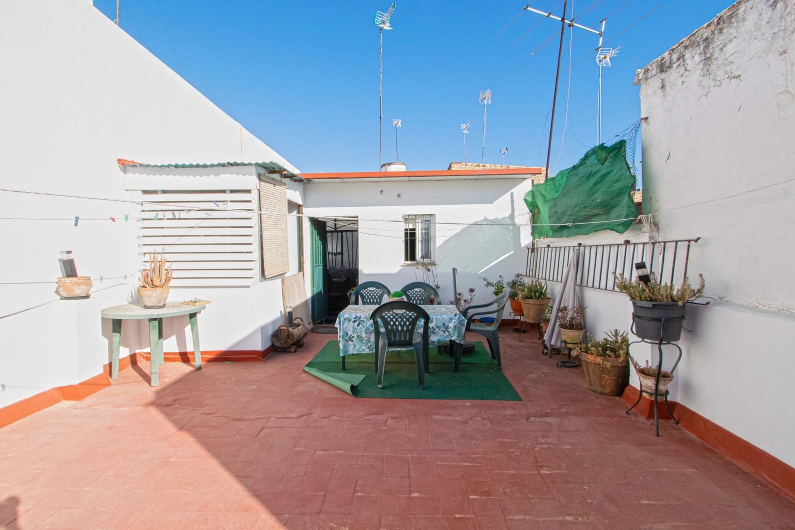 4 quarto Moradia em Banda para venda em Sevilha cidade - 180 000 € (Ref: 10024238)