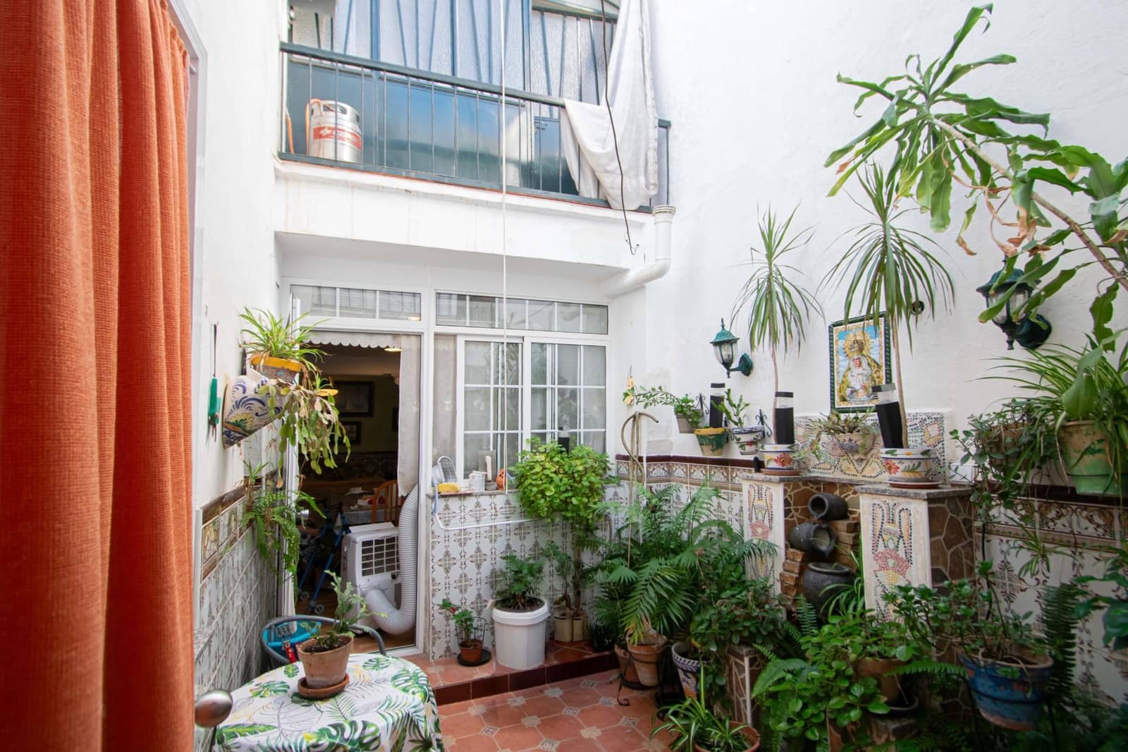 4 quarto Moradia em Banda para venda em Sevilha cidade - 180 000 € (Ref: 10024238)