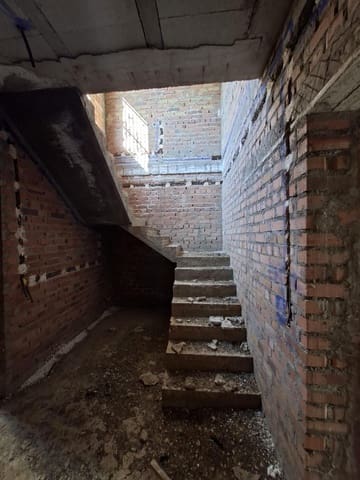 Casa de 4 habitaciones en Guillena en venta - 129.900 € (Ref: 10024241)