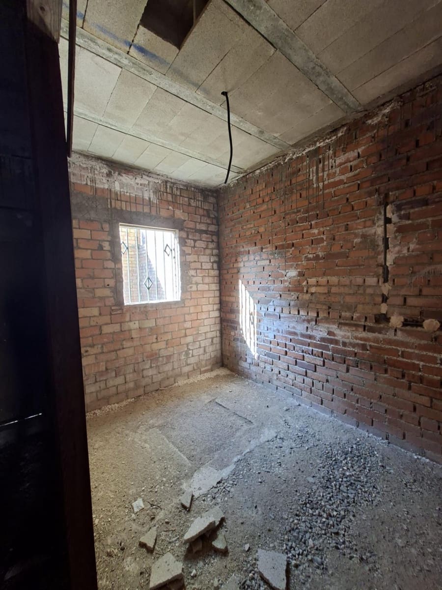 4 quarto Casa em Banda para venda em Guillena - 129 900 € (Ref: 10024241)