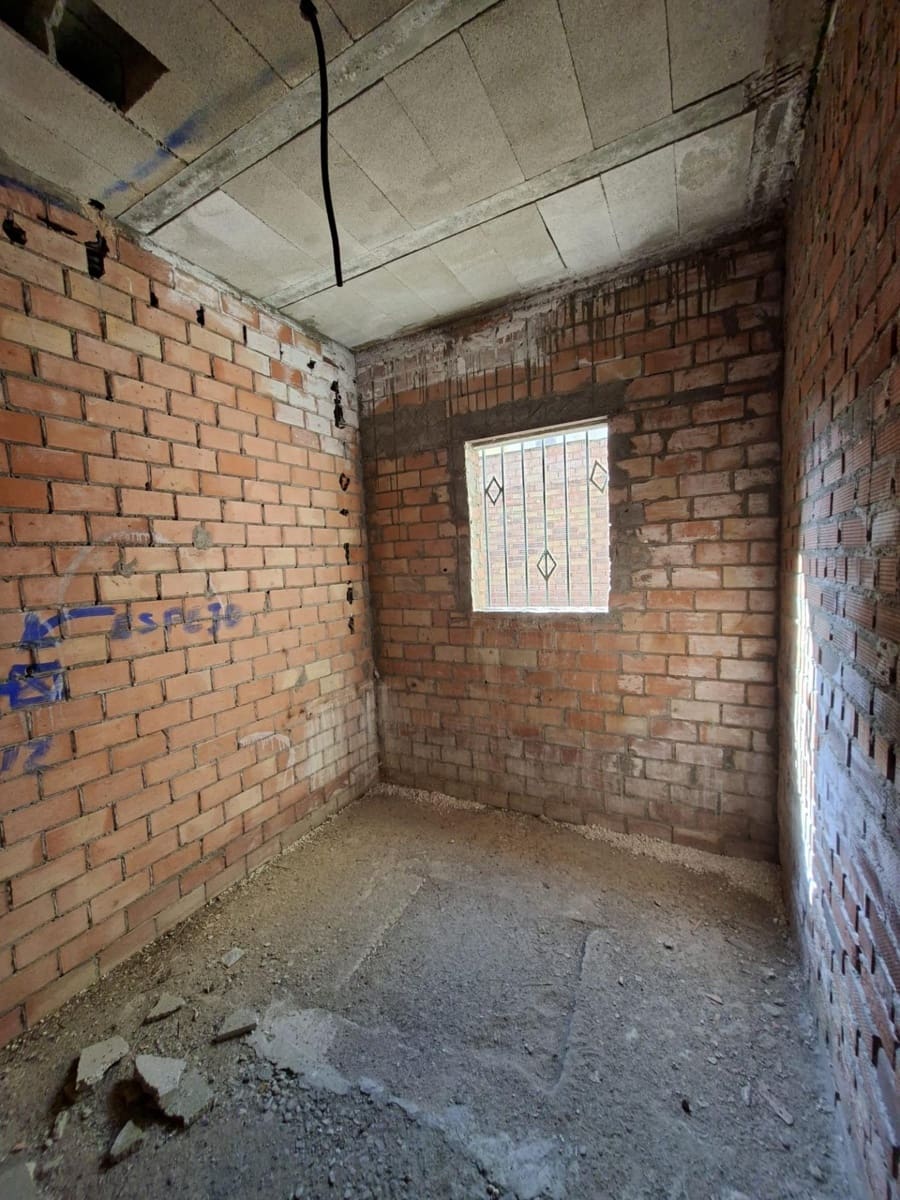 4 quarto Casa em Banda para venda em Guillena - 129 900 € (Ref: 10024241)