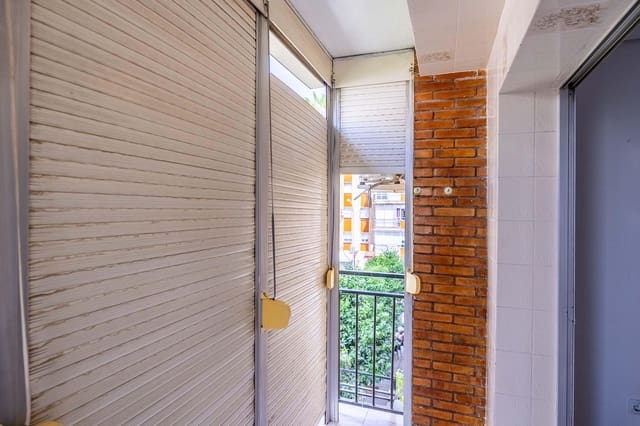 2 sovrum Lägenhet till salu i Sevilla stad - 155 000 € (Ref: 10025819)