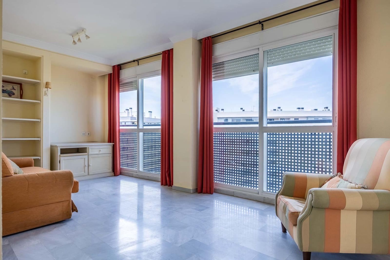 3 bedroom Flat for sale in Seville city with garage - € 230,000 (Ref: 10025820)