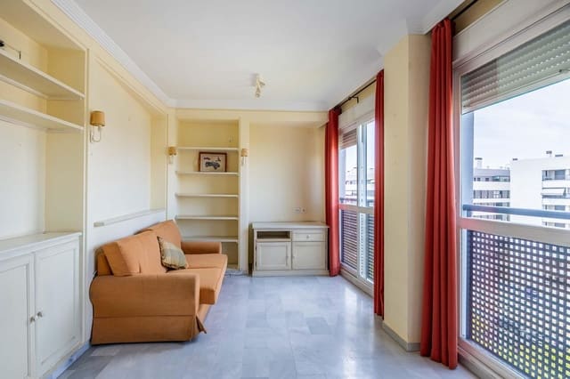 3 bedroom Flat for sale in Seville city with garage - € 230,000 (Ref: 10025820)