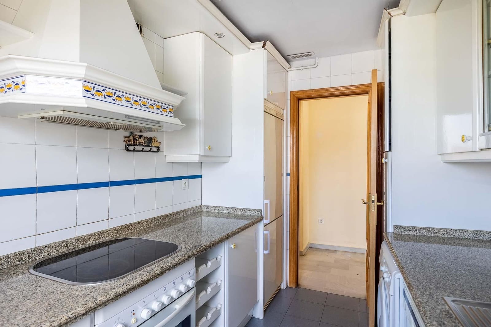 3 bedroom Flat for sale in Seville city with garage - € 230,000 (Ref: 10025820)