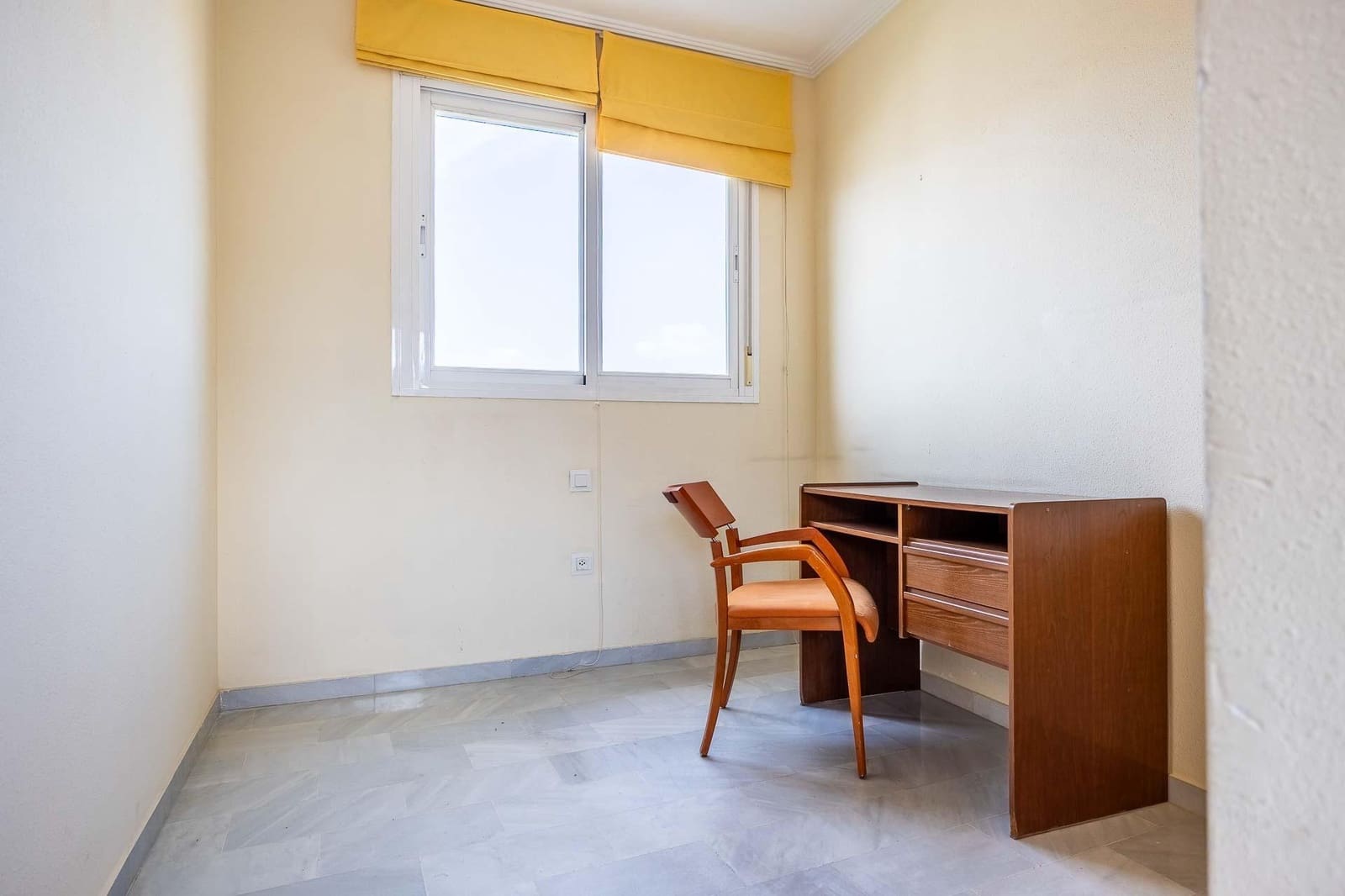 3 bedroom Flat for sale in Seville city with garage - € 230,000 (Ref: 10025820)