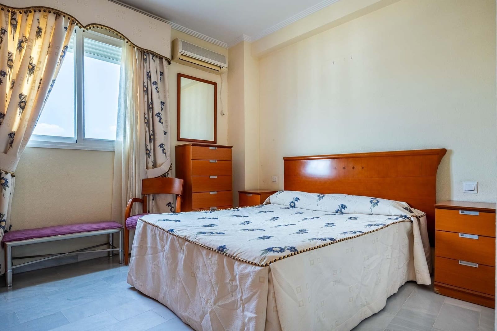 3 bedroom Flat for sale in Seville city with garage - € 230,000 (Ref: 10025820)