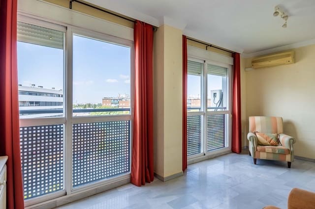 3 bedroom Flat for sale in Seville city with garage - € 230,000 (Ref: 10025820)