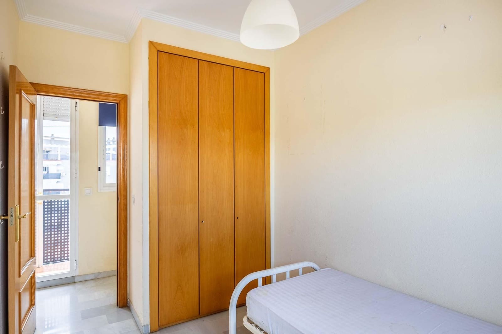 3 bedroom Flat for sale in Seville city with garage - € 230,000 (Ref: 10025820)