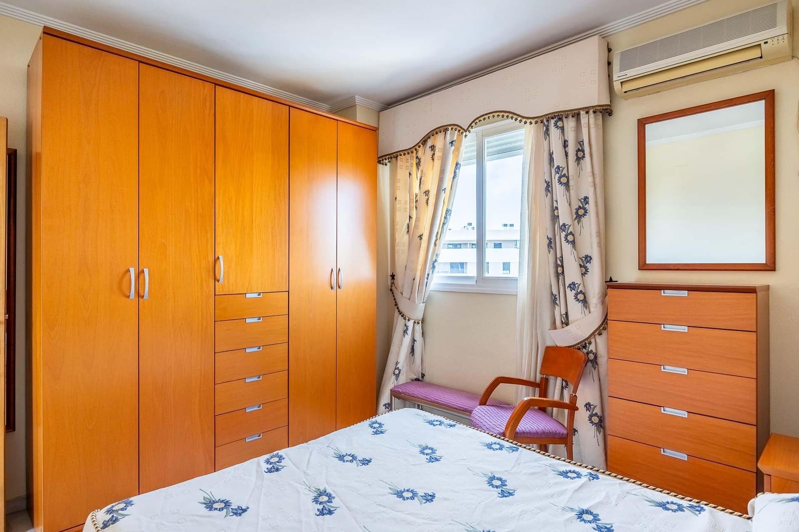 3 bedroom Flat for sale in Seville city with garage - € 230,000 (Ref: 10025820)