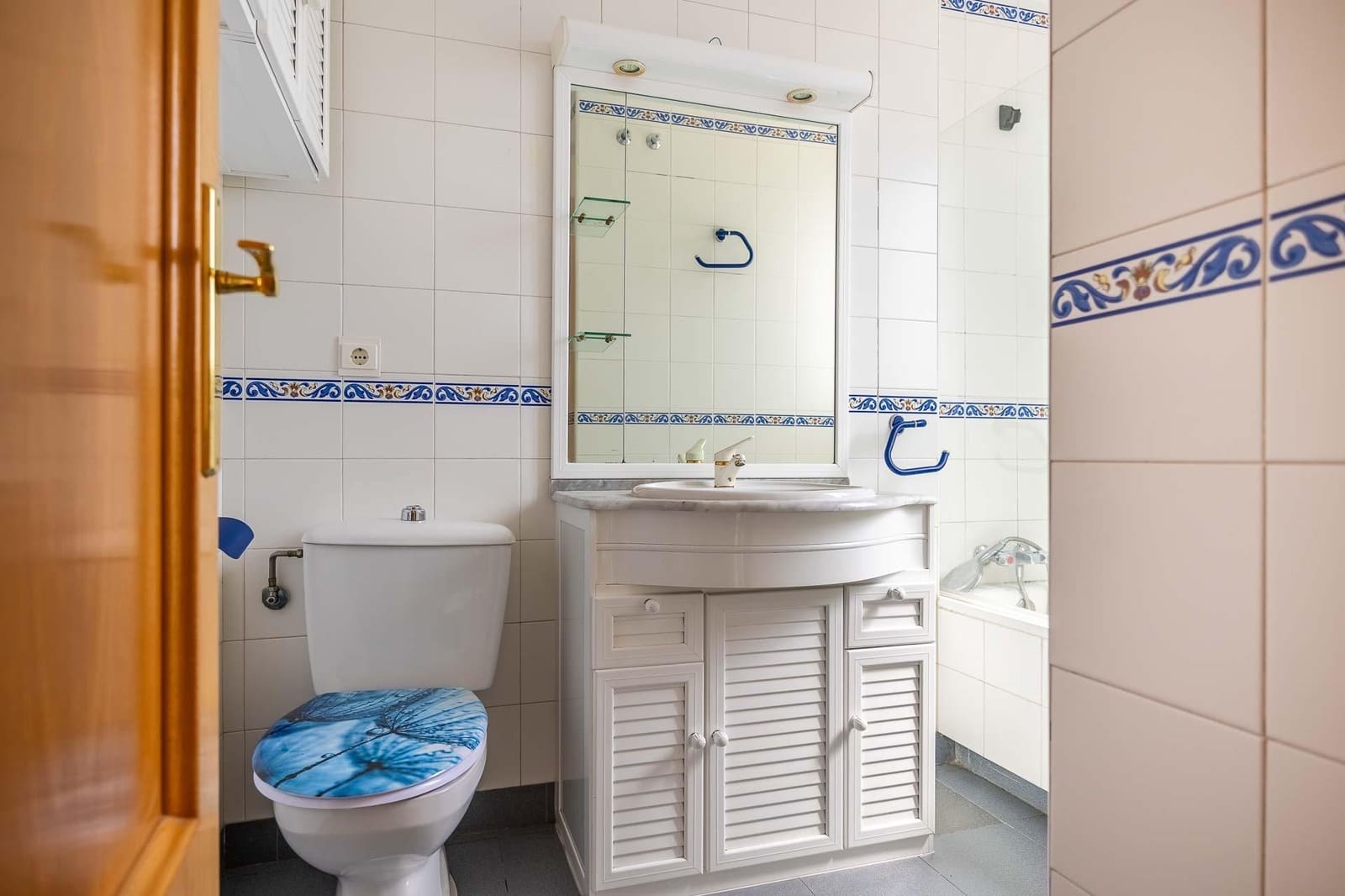 3 bedroom Flat for sale in Seville city with garage - € 230,000 (Ref: 10025820)