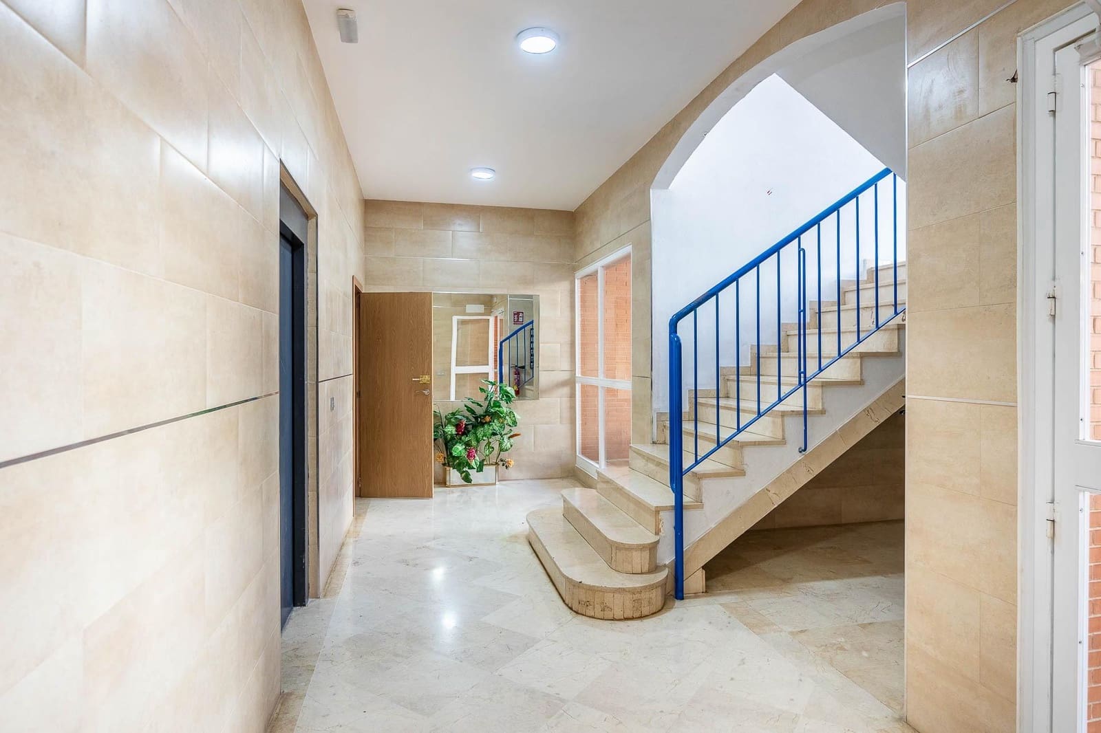 3 bedroom Flat for sale in Seville city with garage - € 230,000 (Ref: 10025820)