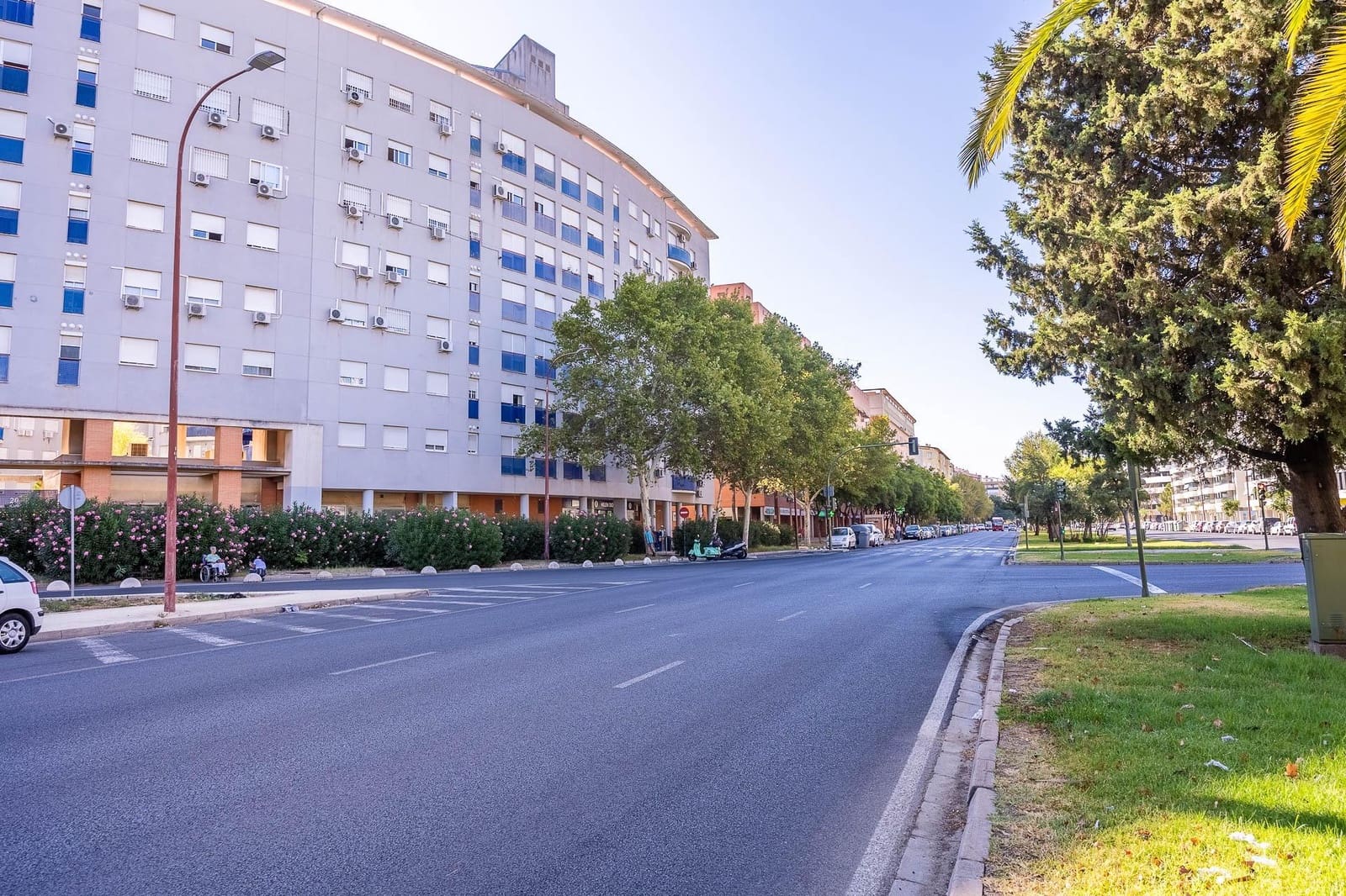3 bedroom Flat for sale in Seville city with garage - € 230,000 (Ref: 10025820)