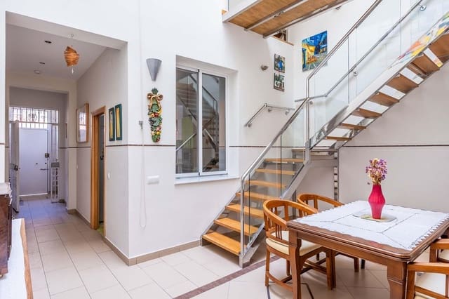 4 bedroom Townhouse for sale in Seville city - € 645,000 (Ref: 10025821)