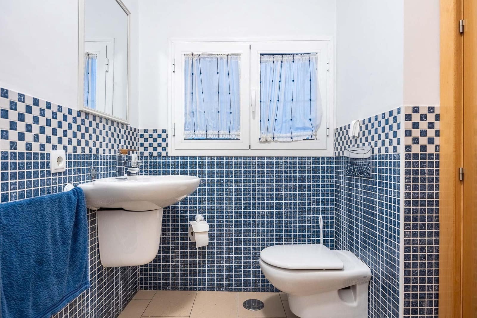 4 makuuhuone Omakotitalo myytävänä paikassa Sevilla kaupunki - 645 000 € (Ref: 10025821)