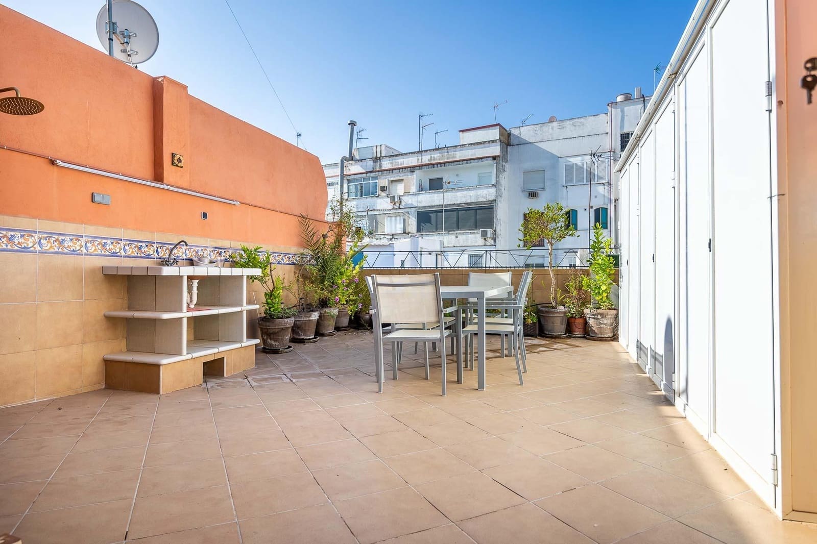 4 makuuhuone Omakotitalo myytävänä paikassa Sevilla kaupunki - 645 000 € (Ref: 10025821)