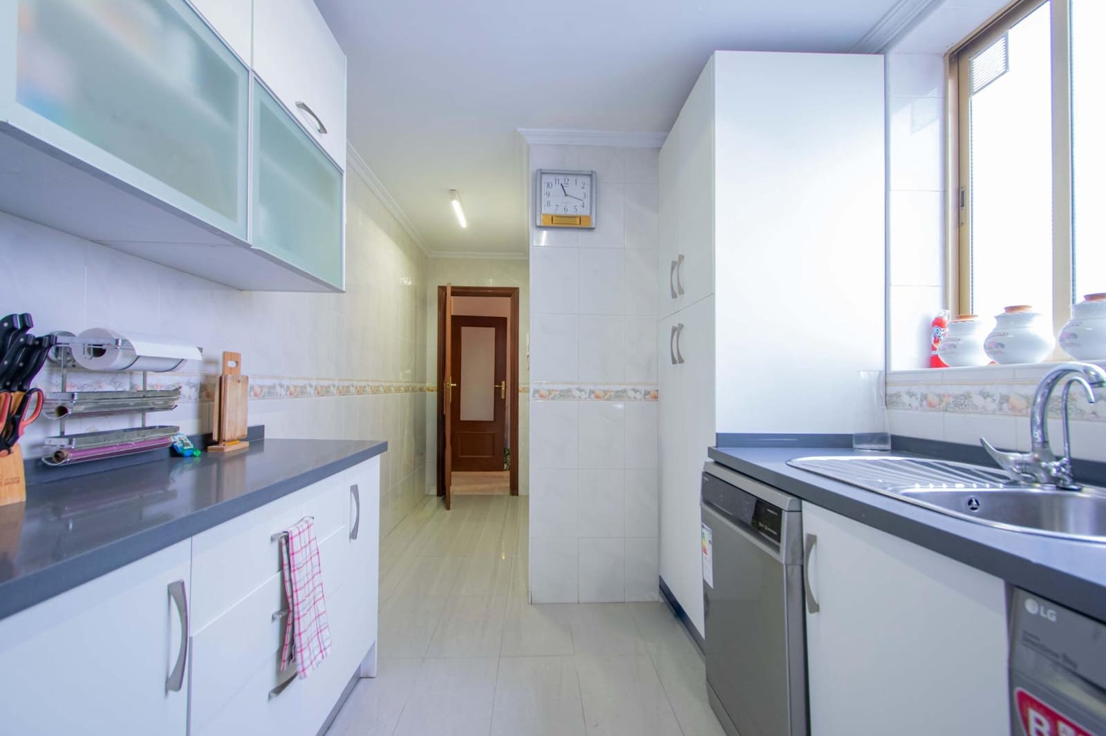 4 bedroom Flat for sale in Seville city - € 449,000 (Ref: 10027401)