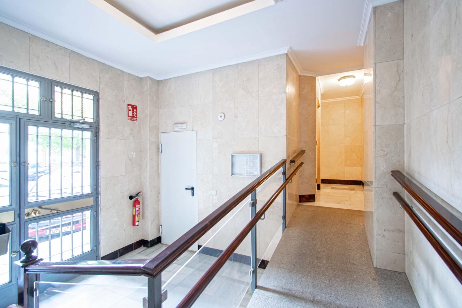 4 bedroom Flat for sale in Seville city - € 449,000 (Ref: 10027401)