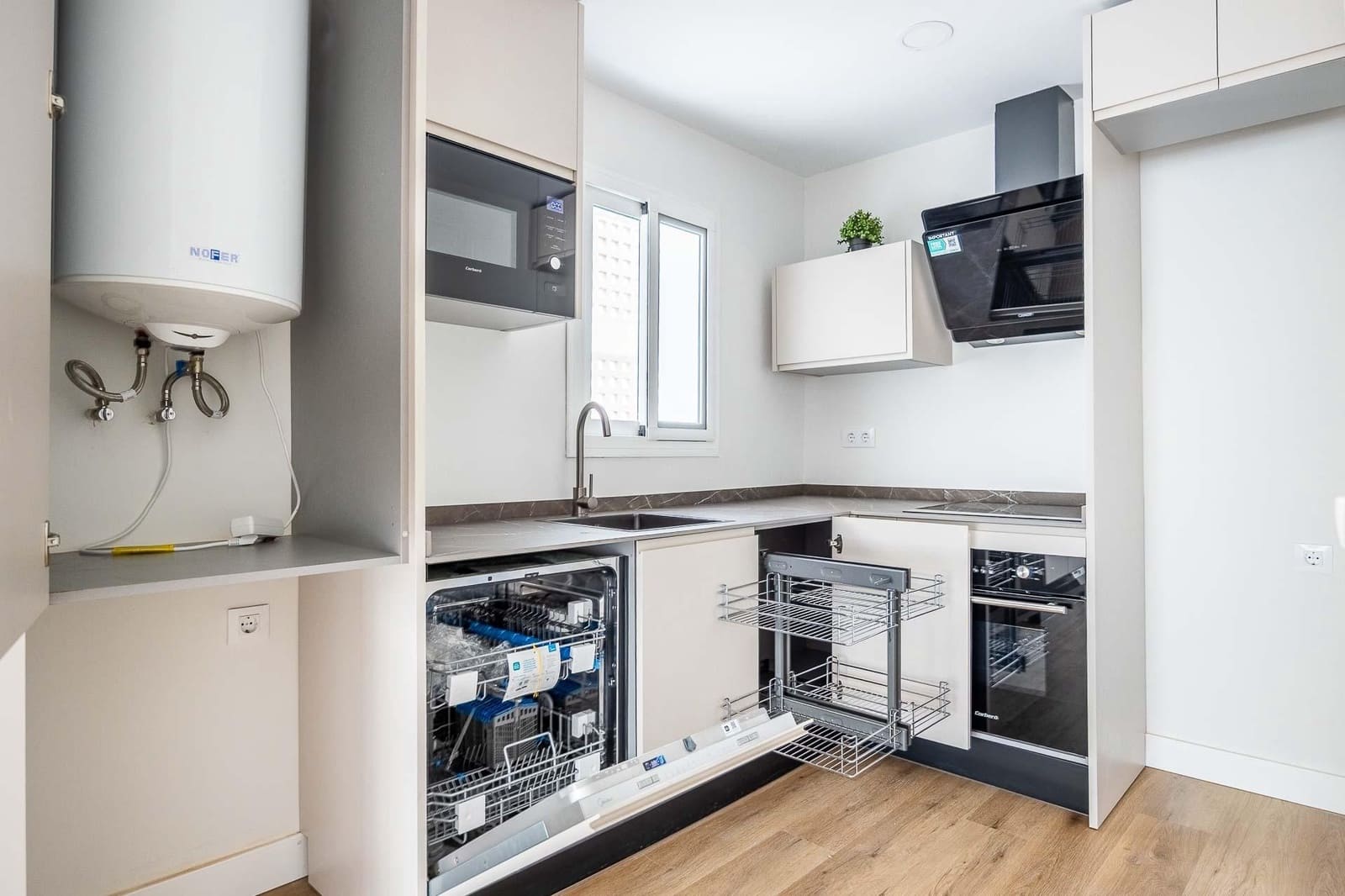 3 sovrum Lägenhet till salu i Sevilla stad - 198 000 € (Ref: 10027402)