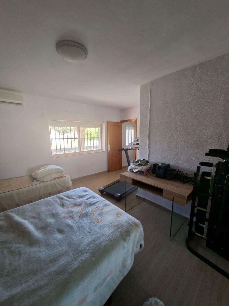 5 camera da letto Villa in vendita in Villanueva del Rio y Minas con piscina garage - 185.000 € (Rif: 10032131)