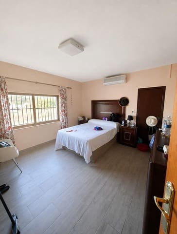 5 camera da letto Villa in vendita in Villanueva del Río y Minas con piscina garage - 185.000 € (Rif: 10032131)