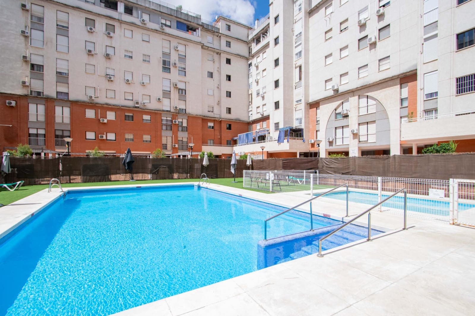 4 makuuhuone Asunto myytävänä paikassa Sevilla kaupunki mukana uima-altaan - 295 000 € (Ref: 10034065)