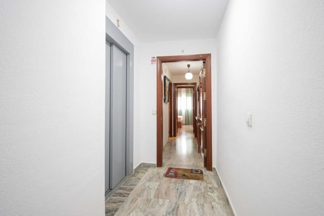 4 makuuhuone Asunto myytävänä paikassa Sevilla kaupunki mukana uima-altaan - 295 000 € (Ref: 10034065)