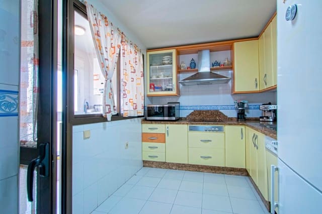 4 makuuhuone Asunto myytävänä paikassa Sevilla kaupunki mukana uima-altaan - 295 000 € (Ref: 10034065)