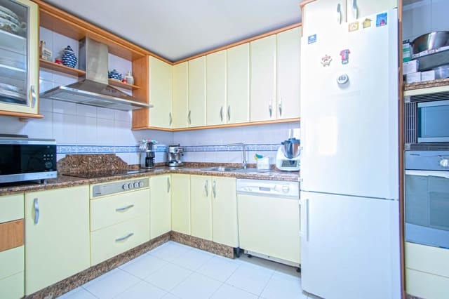 4 makuuhuone Asunto myytävänä paikassa Sevilla kaupunki mukana uima-altaan - 295 000 € (Ref: 10034065)