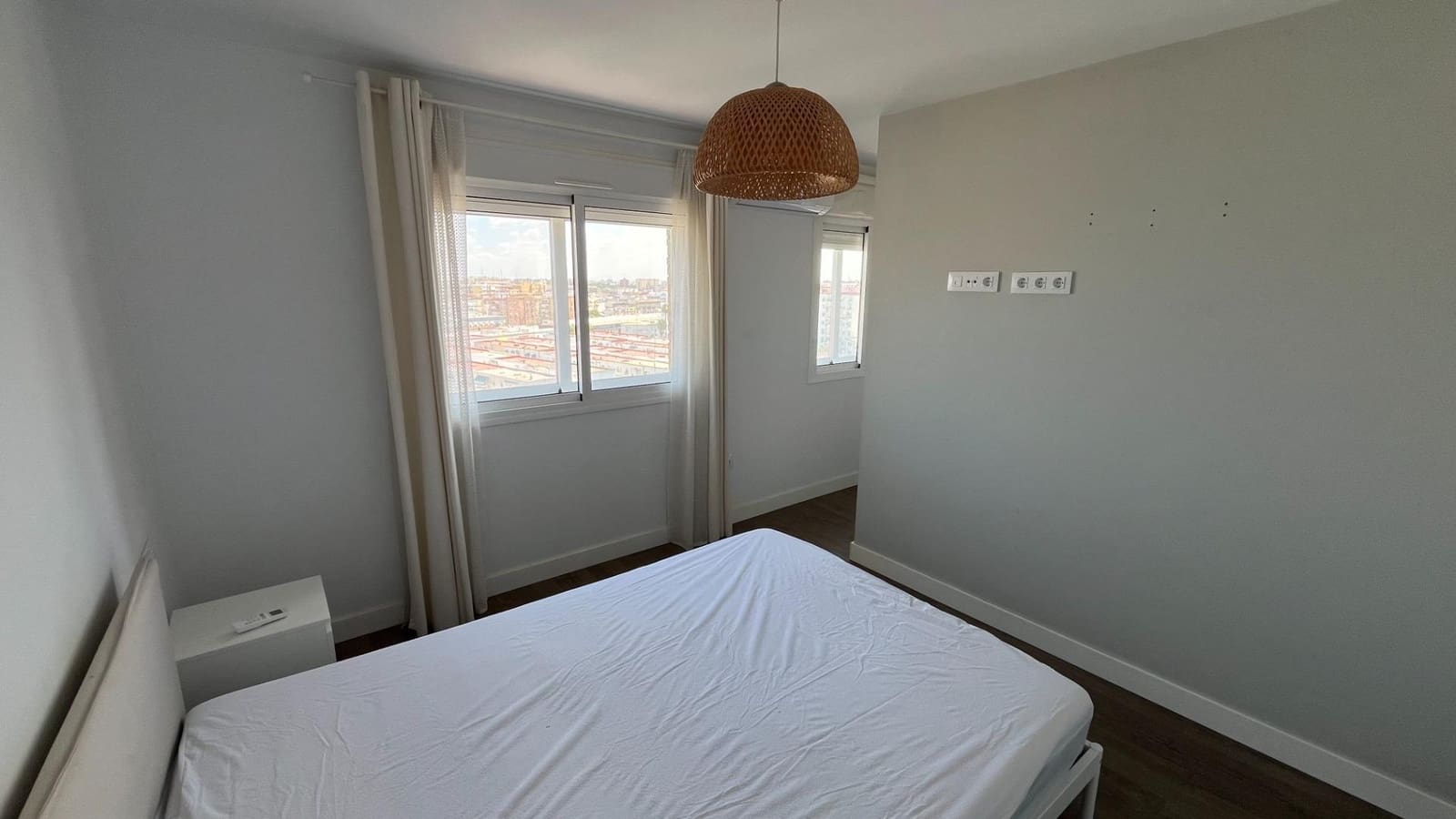 1 Zimmer Wohnung zu vermieten in Sevilla Stadt mit Garage - 1.000 € (Ref: 10034066)