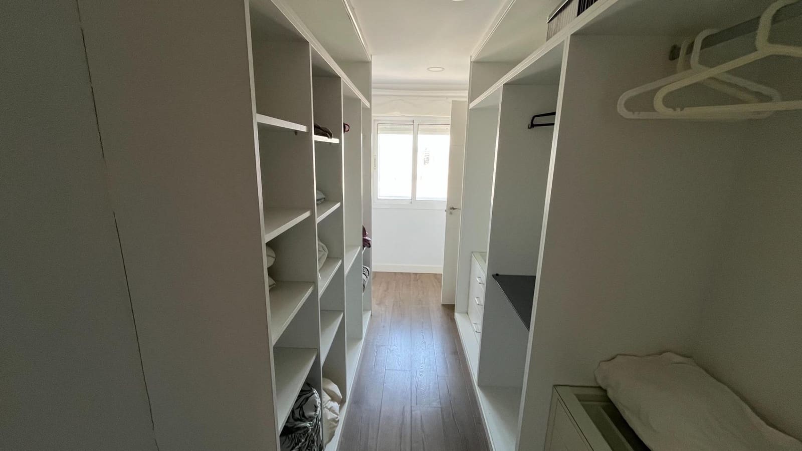 1 Zimmer Wohnung zu vermieten in Sevilla Stadt mit Garage - 1.000 € (Ref: 10034066)