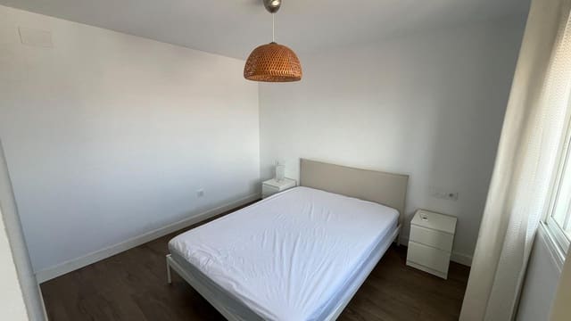 1 sovrum Lägenhet att hyra i Sevilla stad med garage - 1 000 € (Ref: 10034066)