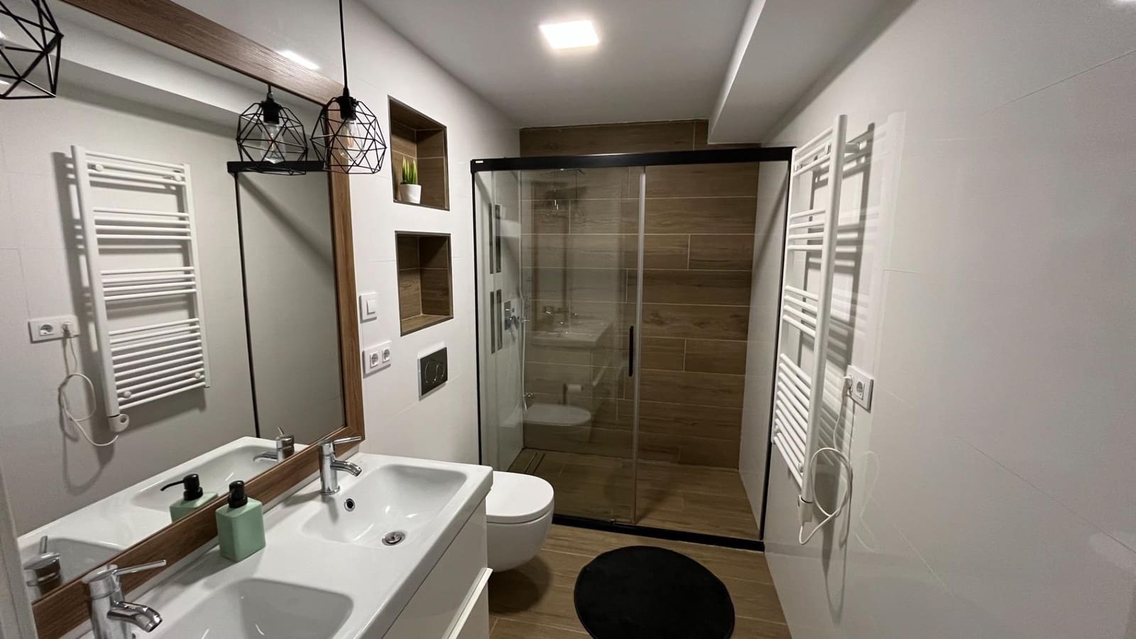 1 Zimmer Wohnung zu vermieten in Sevilla Stadt mit Garage - 1.000 € (Ref: 10034066)