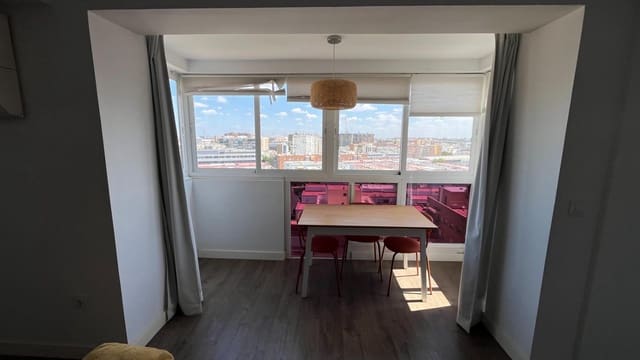 1 sovrum Lägenhet att hyra i Sevilla stad med garage - 1 000 € (Ref: 10034066)