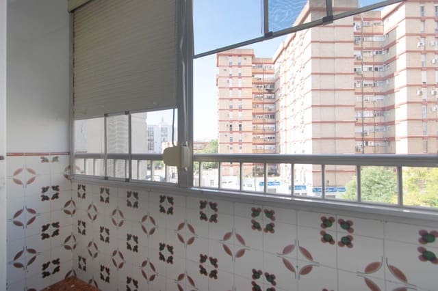 3 slaapkamer Flat te koop in La Plata, Sevilla stad - € 145.000 (Ref: 10035468)