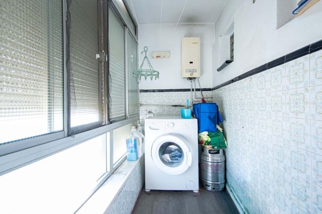 3 slaapkamer Flat te koop in La Plata, Sevilla stad - € 145.000 (Ref: 10035468)
