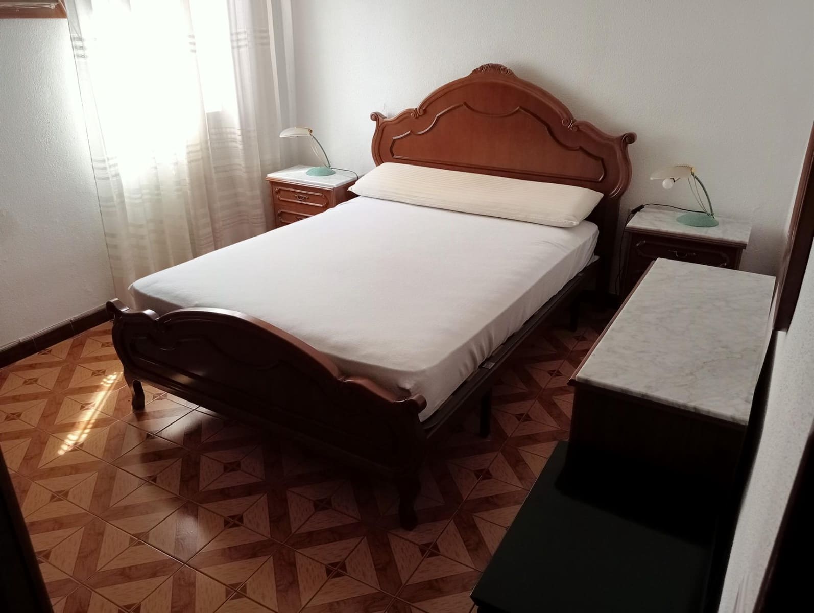3 quarto Apartamento para arrendar em Sevilha cidade - 950 € (Ref: 10035469)