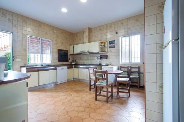 Chalet de 7 habitaciones en Sevilla ciudad en venta con garaje - 895.000 € (Ref: 10041232)