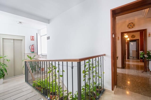 4 makuuhuone Asunto myytävänä paikassa Sevilla kaupunki - 335 000 € (Ref: 10043117)
